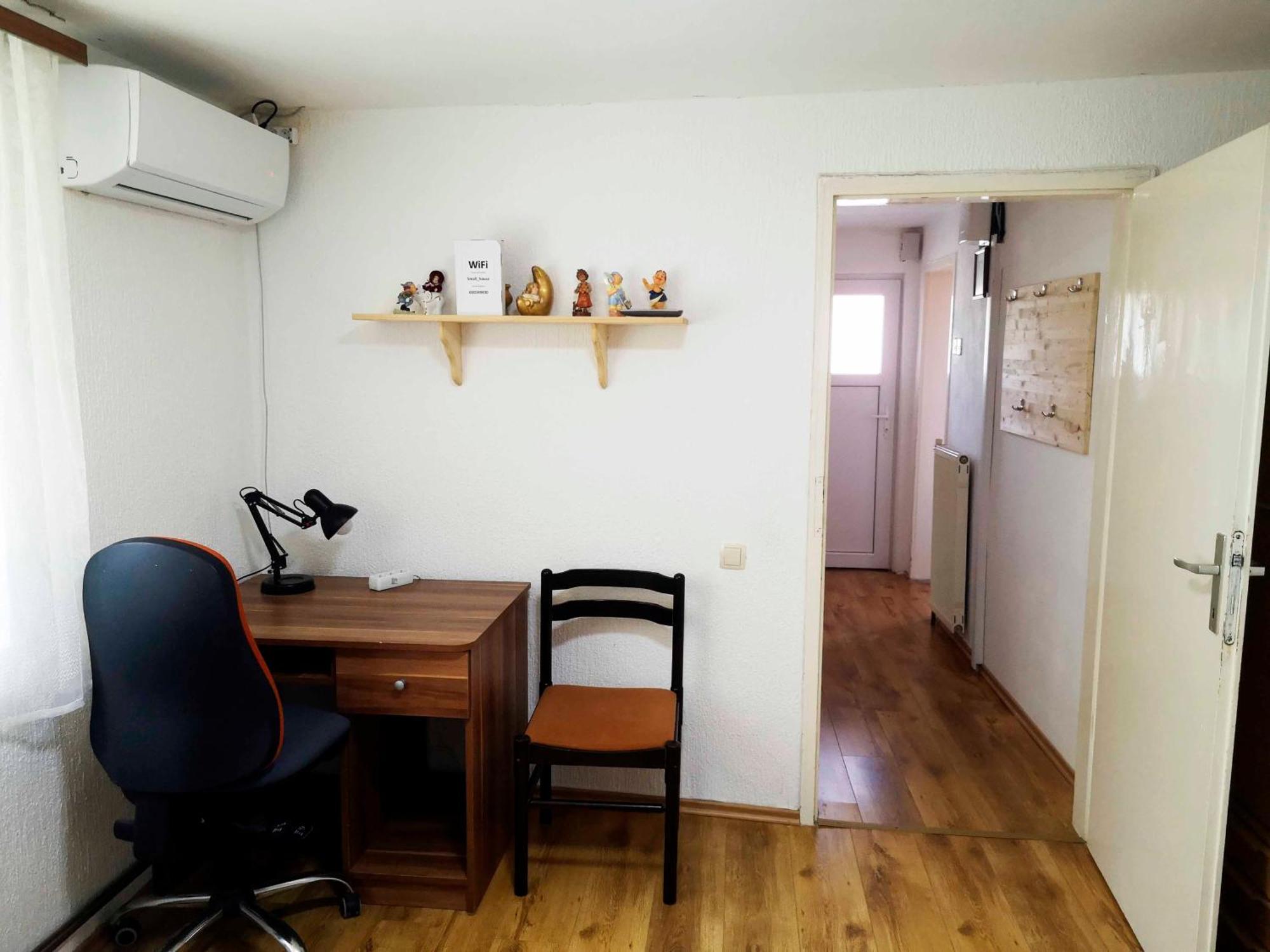 Small House In ツェリェ エクステリア 写真