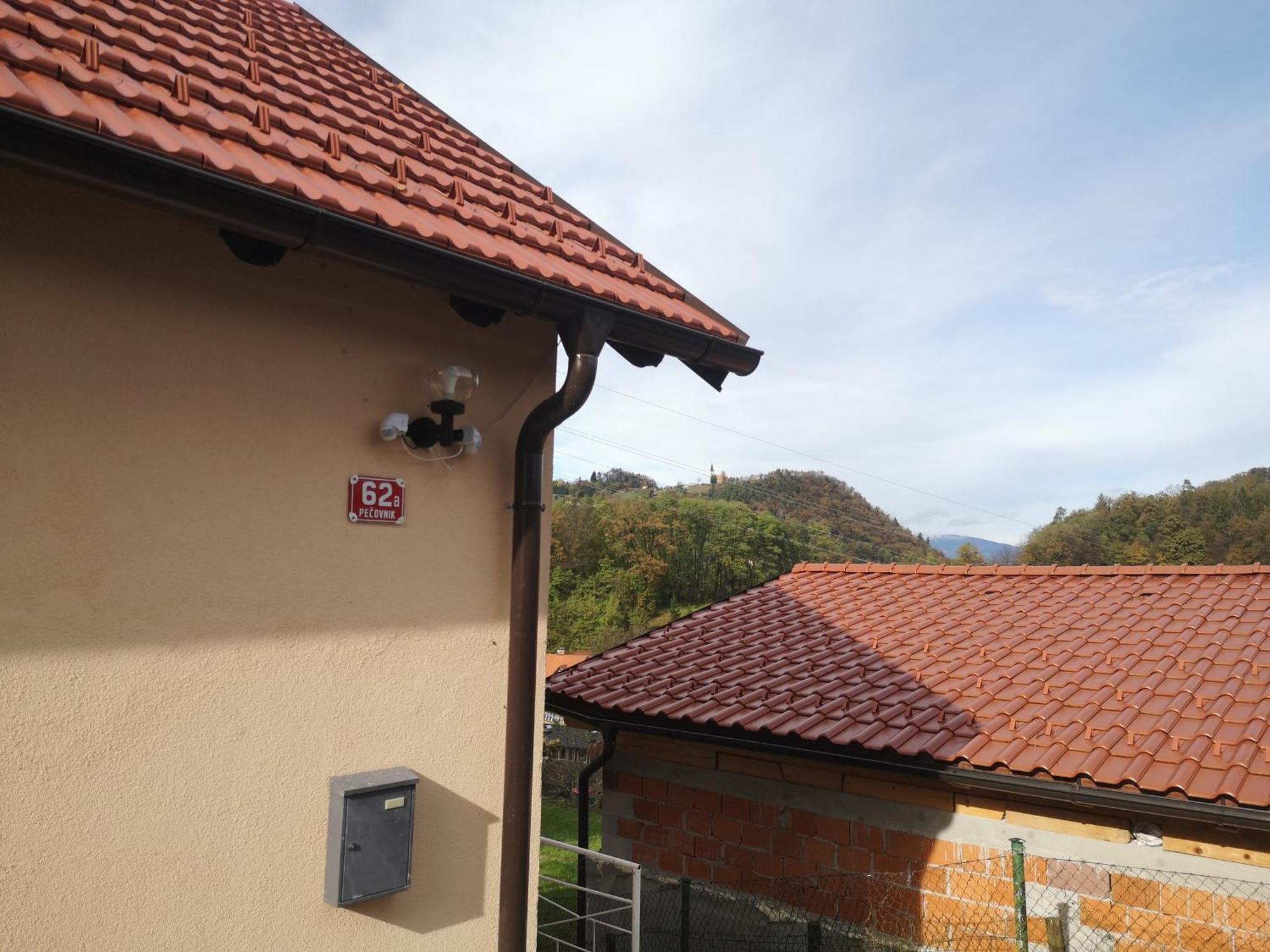Small House In ツェリェ エクステリア 写真